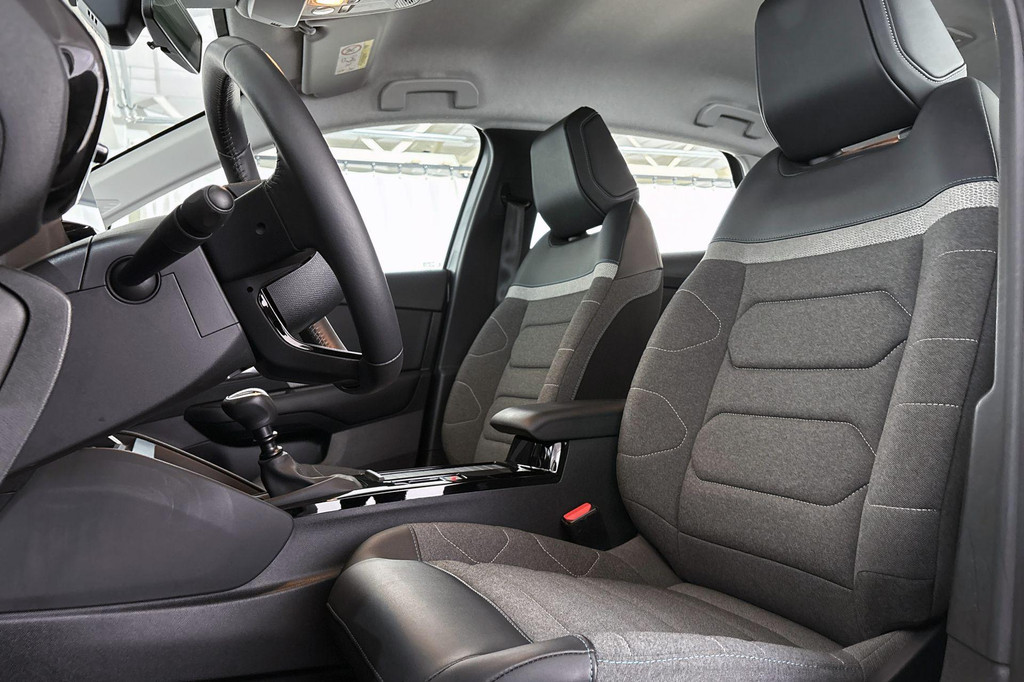 Citroën C4 (N996BZ) met abonnement