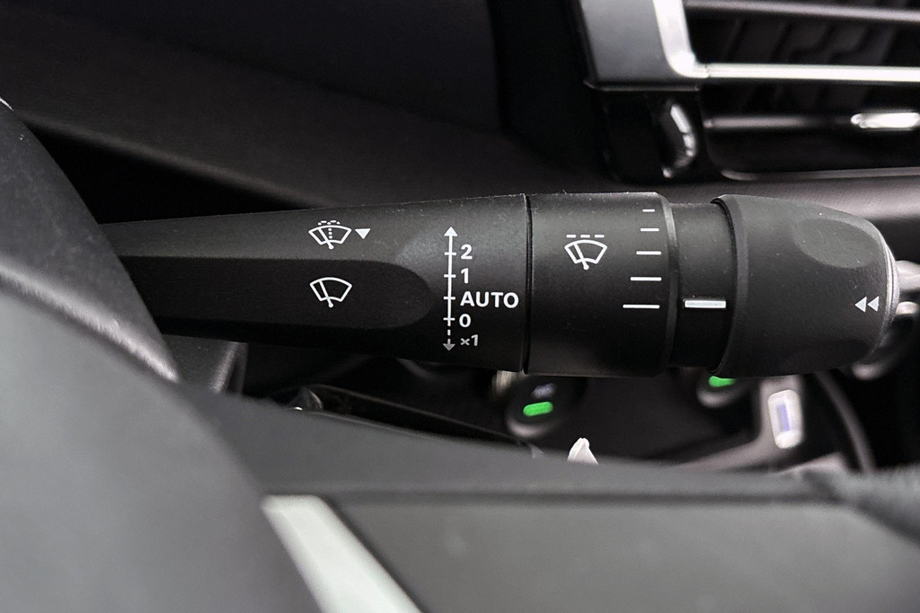 Citroën C4 (N996BZ) met abonnement