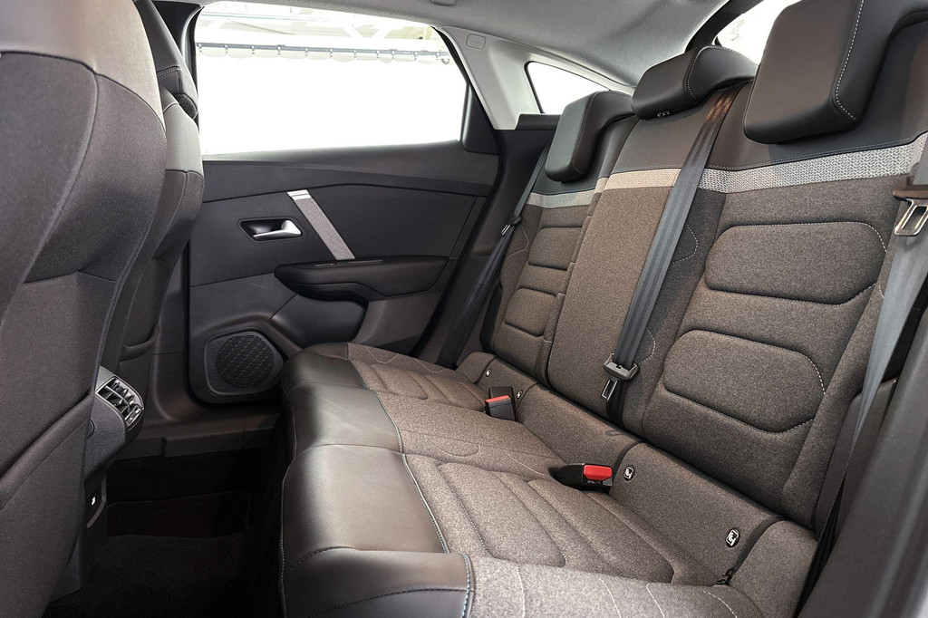 Citroën C4 (N996BZ) met abonnement