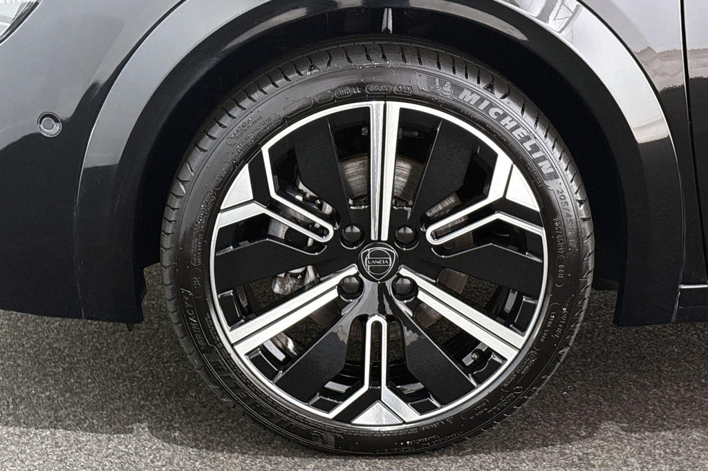 Lancia Ypsilon (HRH46H) met abonnement