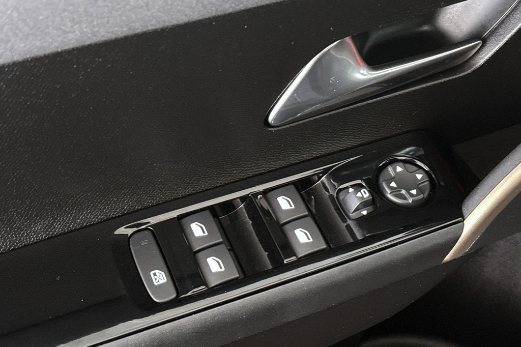 Lancia Ypsilon (HRH46H) met abonnement