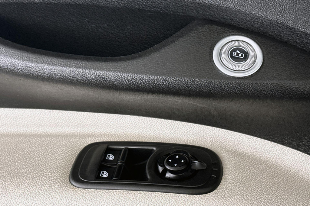 Fiat 500C (KKT26P) met abonnement