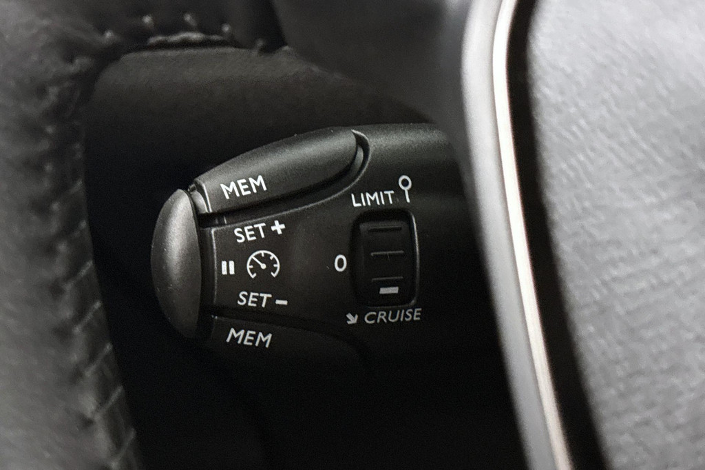 Peugeot 208 (HPS01T) met abonnement