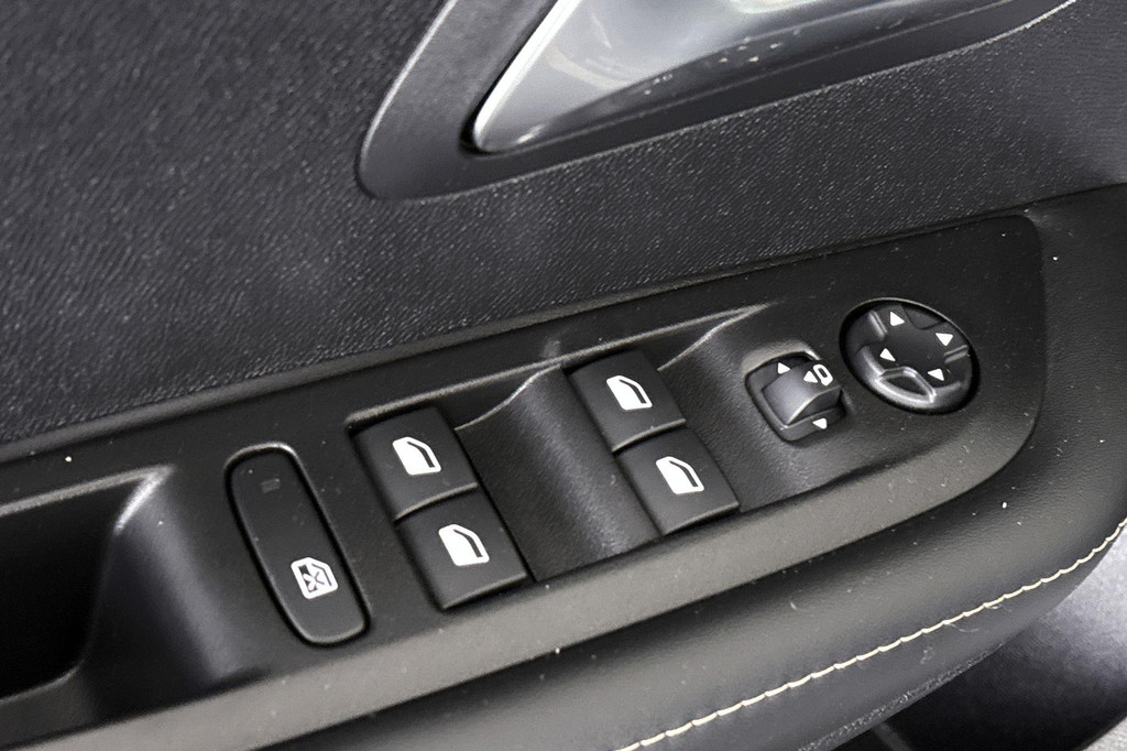 Peugeot 208 (HPS01T) met abonnement