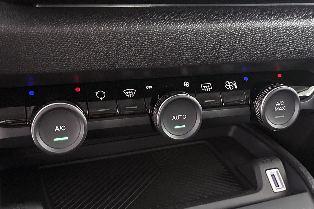 Citroën Ë-C4 (Z308FR) met abonnement