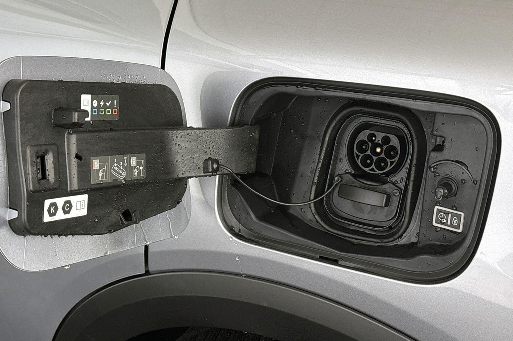 Citroën Ë-C4 (Z308FR) met abonnement