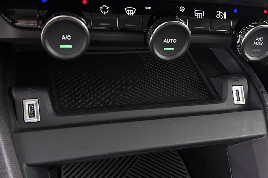 Citroën Ë-C4 (Z308FR) met abonnement