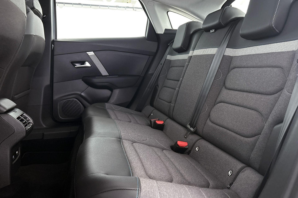 Citroën Ë-C4 (Z308FR) met abonnement