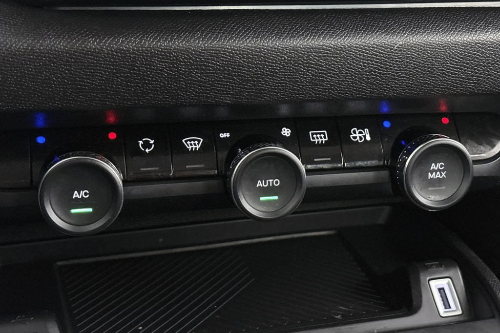 Citroën C4 (Z119JX) met abonnement