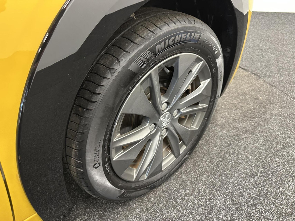 Peugeot e-208 (L028RN) met abonnement