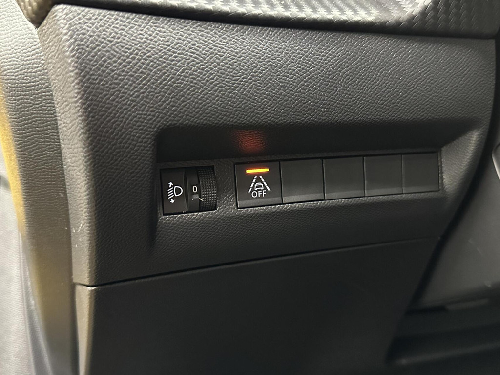 Peugeot e-208 (L028RN) met abonnement
