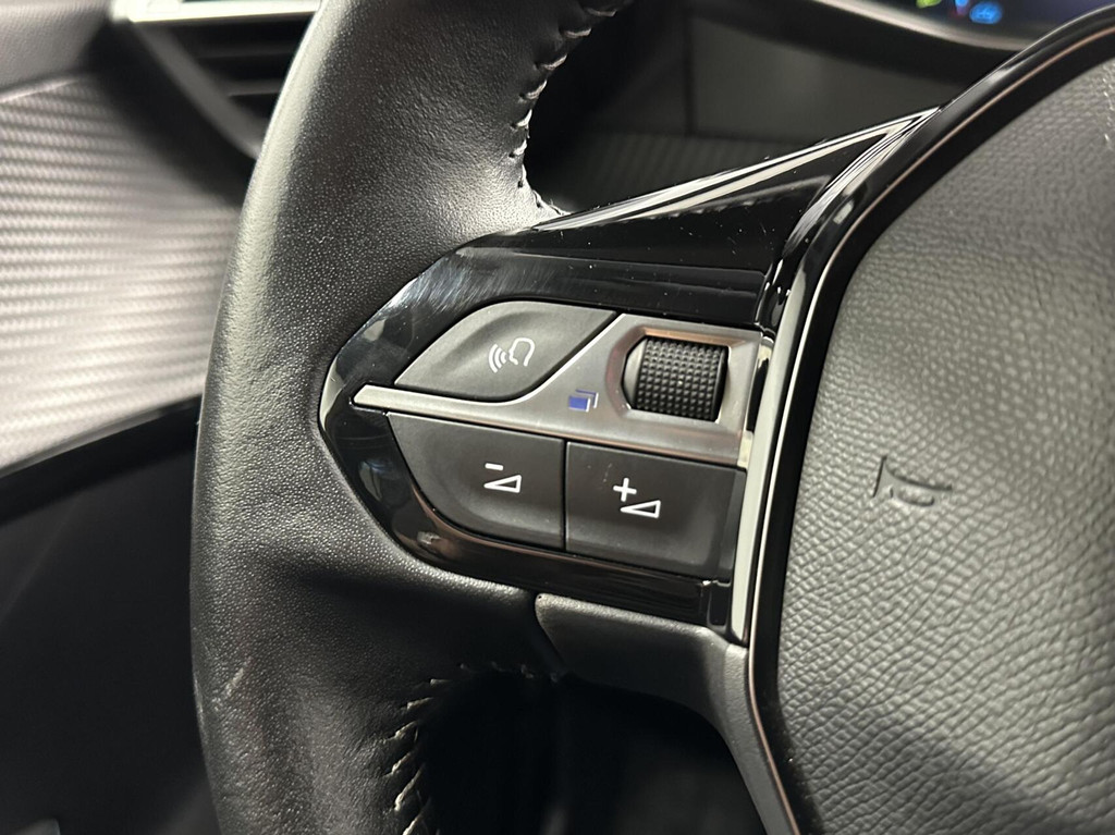 Peugeot e-208 (L028RN) met abonnement