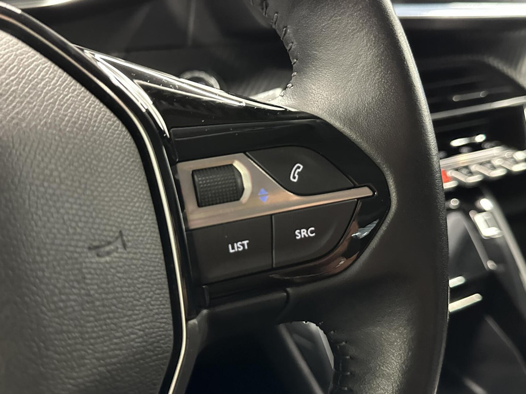 Peugeot e-208 (L028RN) met abonnement