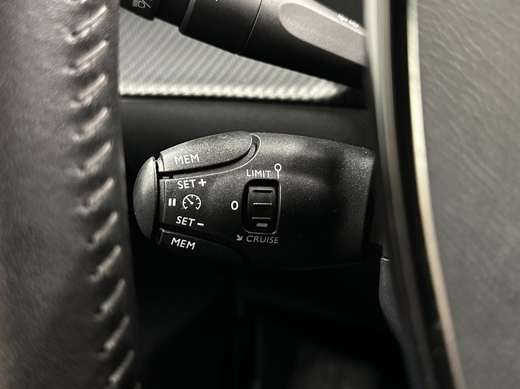 Peugeot e-208 (L028RN) met abonnement
