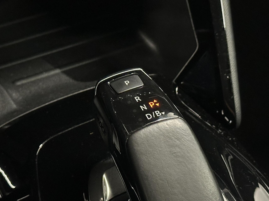 Peugeot e-208 (L028RN) met abonnement