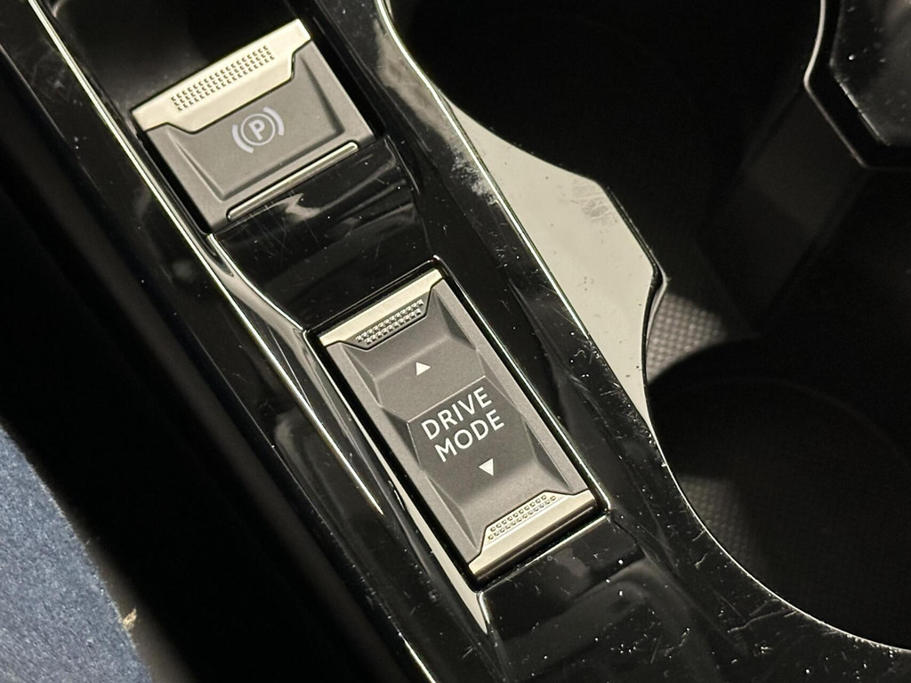 Peugeot e-208 (L028RN) met abonnement