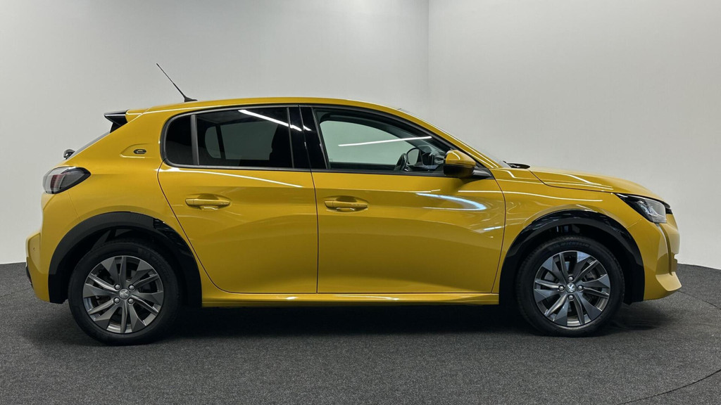 Peugeot e-208 (L028RN) met abonnement