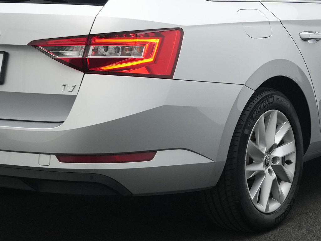 ŠKODA Superb (KRT17J) met abonnement