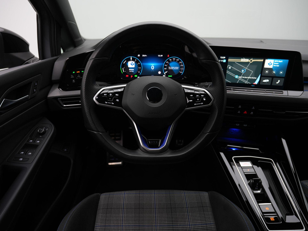 Volkswagen Golf GTE (KRP61N) met abonnement