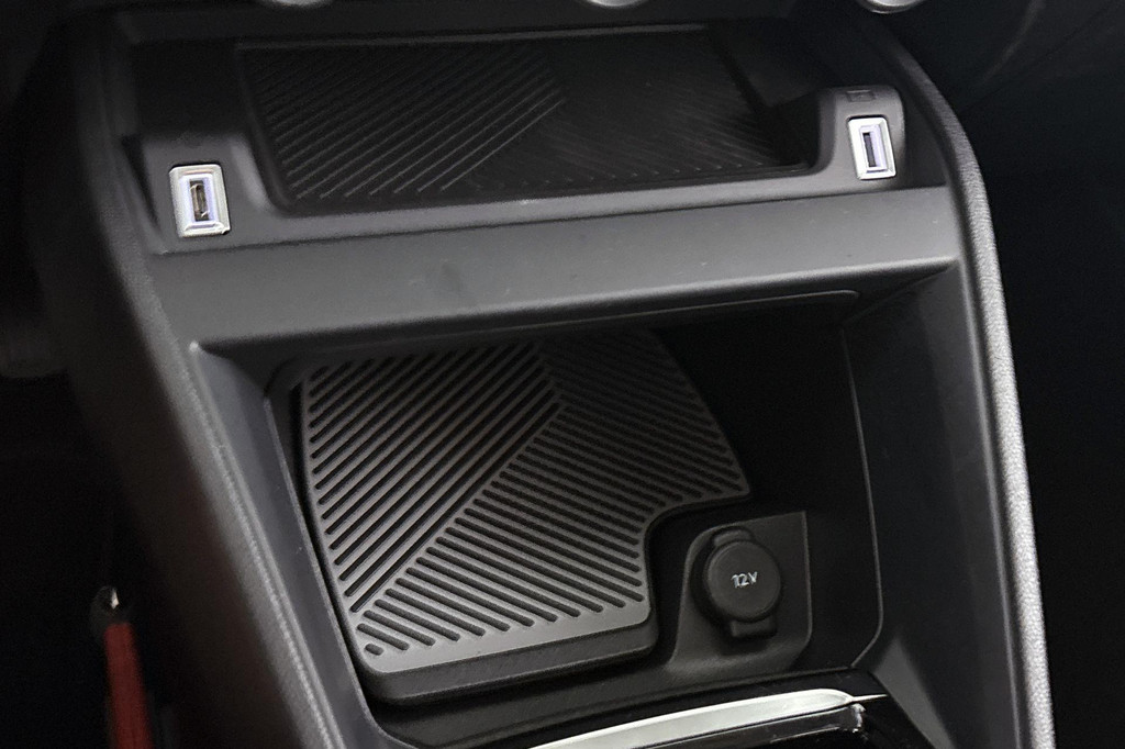 Citroën Ë-C4 (X677TZ) met abonnement