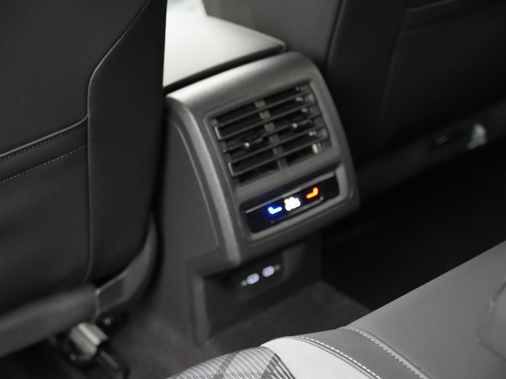 Volkswagen Golf (KRK95K) met abonnement