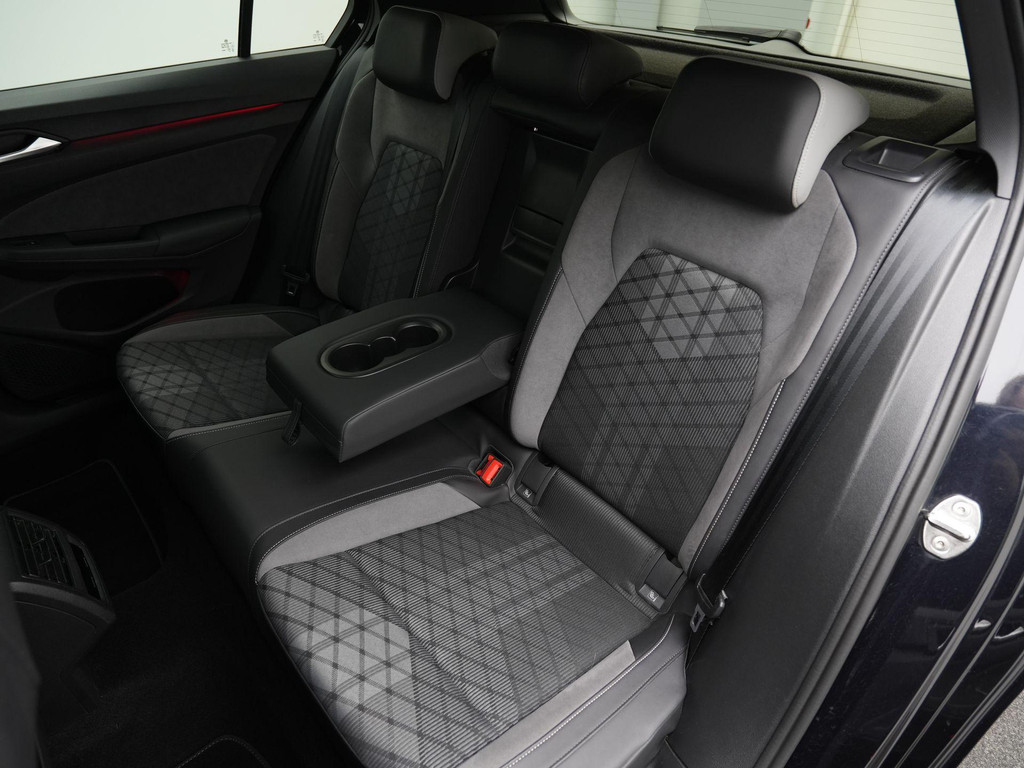Volkswagen Golf (KRK95K) met abonnement