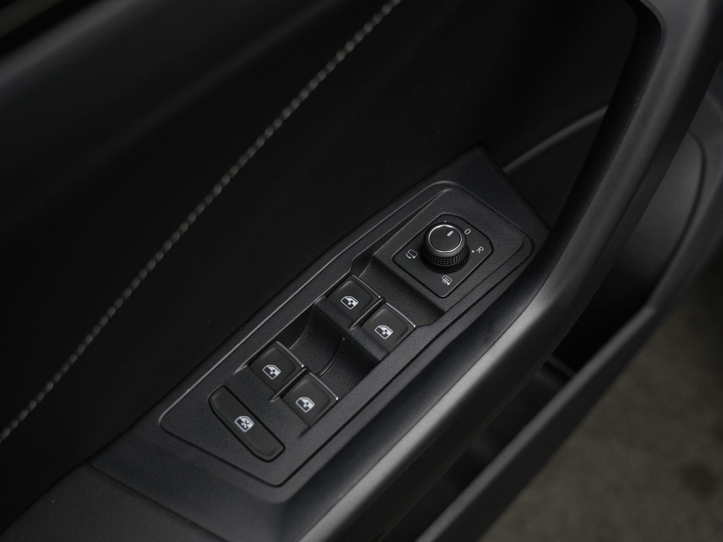 Volkswagen T-Roc (KRK48G) met abonnement