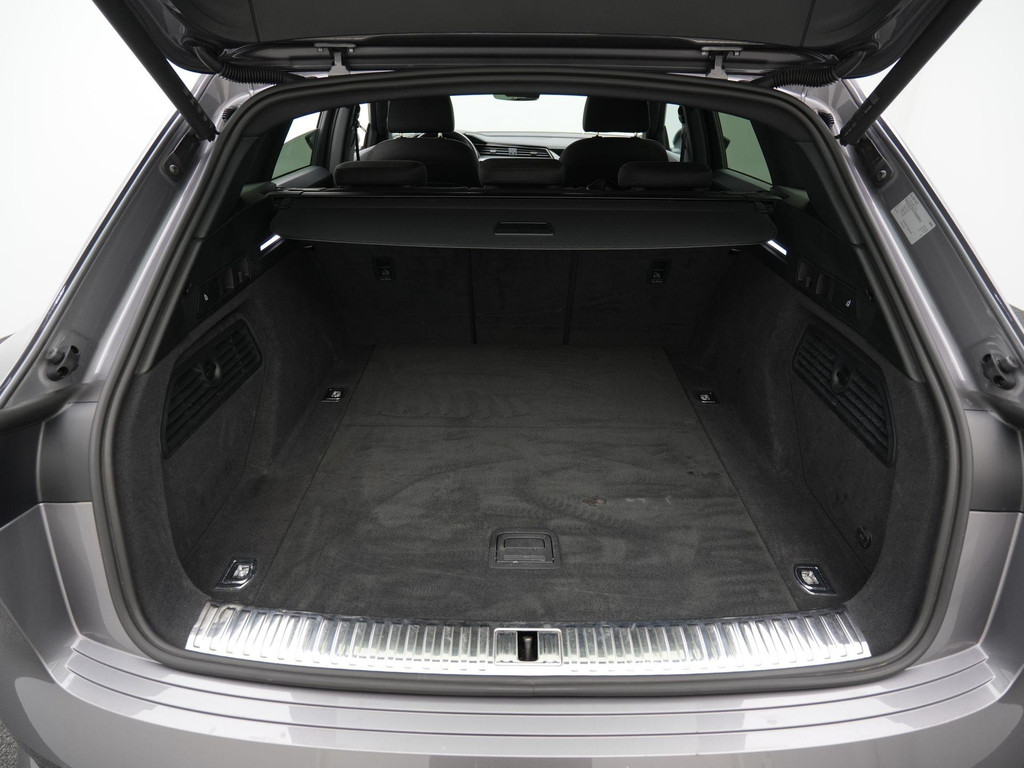 Audi e-tron (P331SJ) met abonnement
