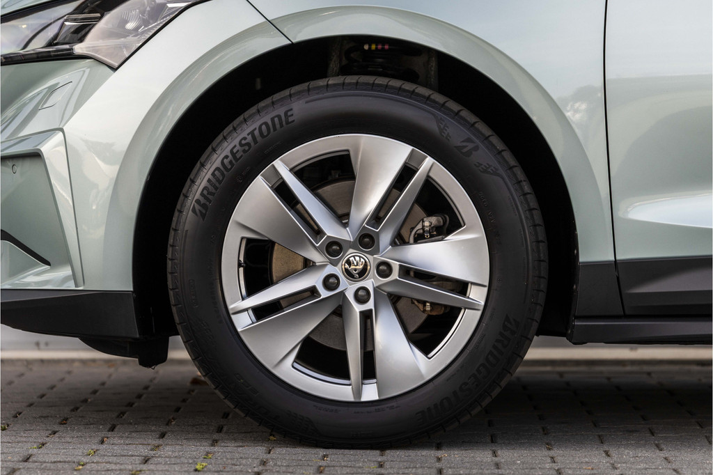 ŠKODA ENYAQ iV (X588BZ) met abonnement