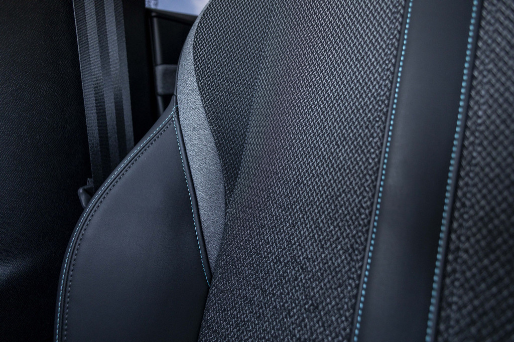 Peugeot 408 (HHK92H) met abonnement