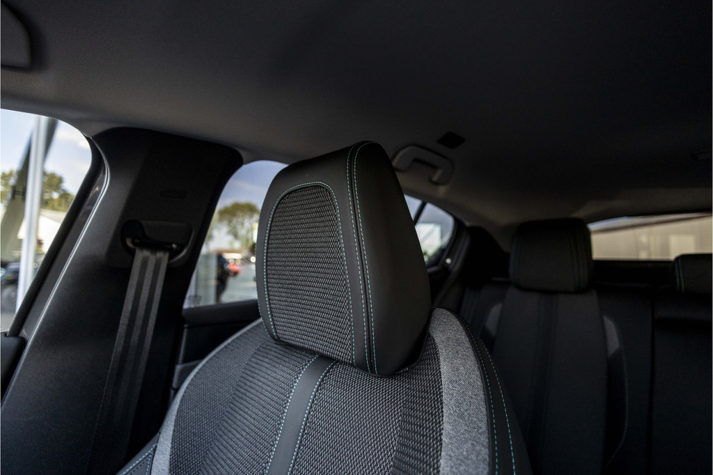 Peugeot 408 (HHK92H) met abonnement