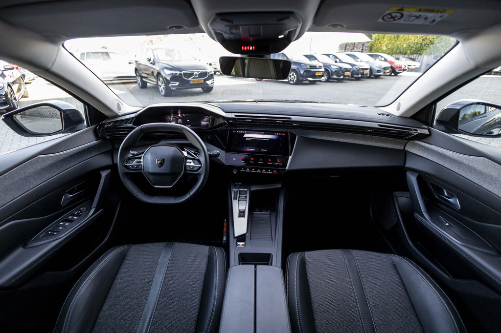 Peugeot 408 (HHK92H) met abonnement