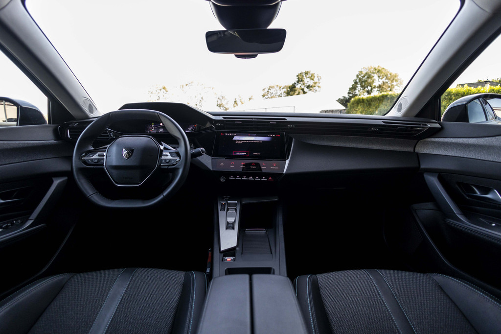 Peugeot 408 (HHK92H) met abonnement