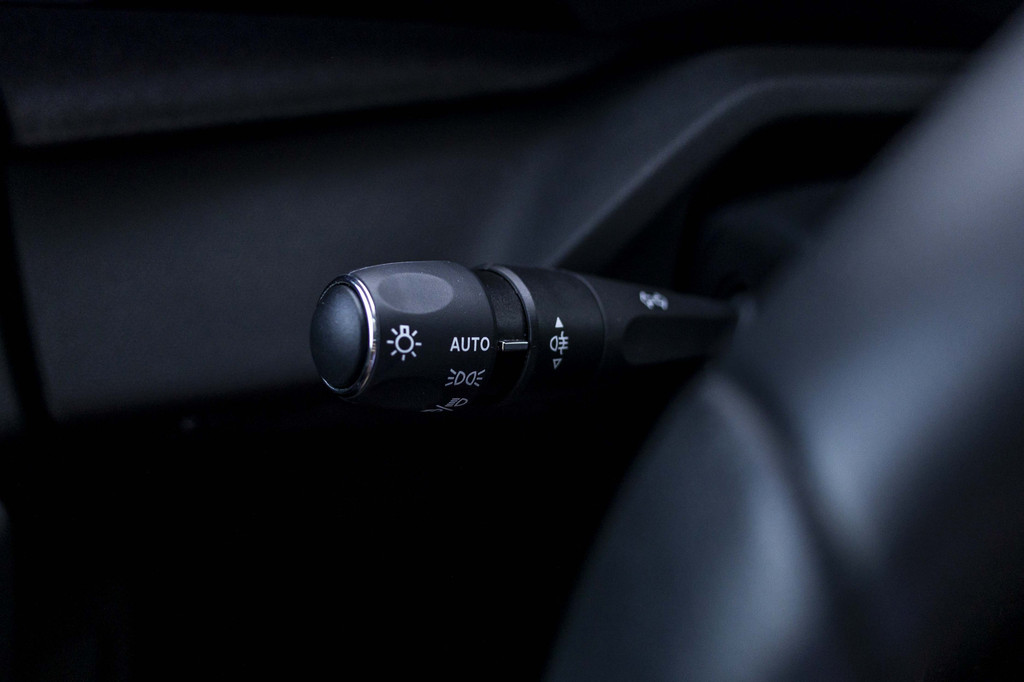 Peugeot 408 (HHK92H) met abonnement