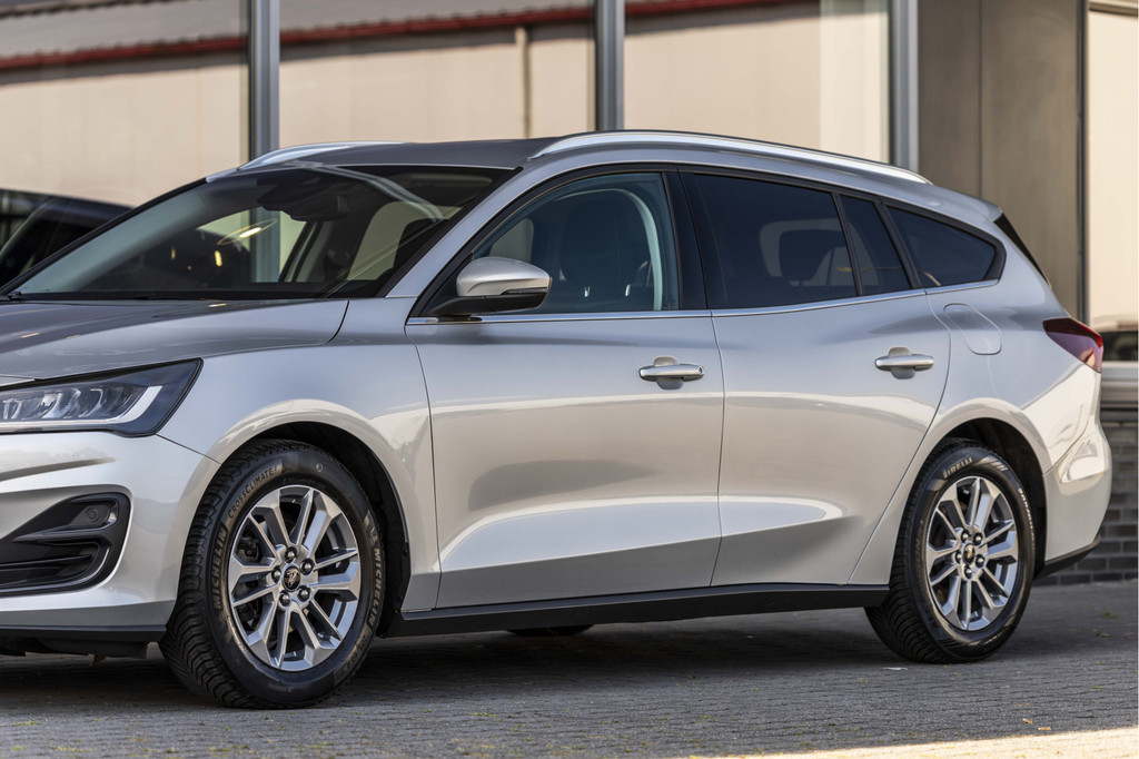 Ford FOCUS Wagon (Z582DZ) met abonnement