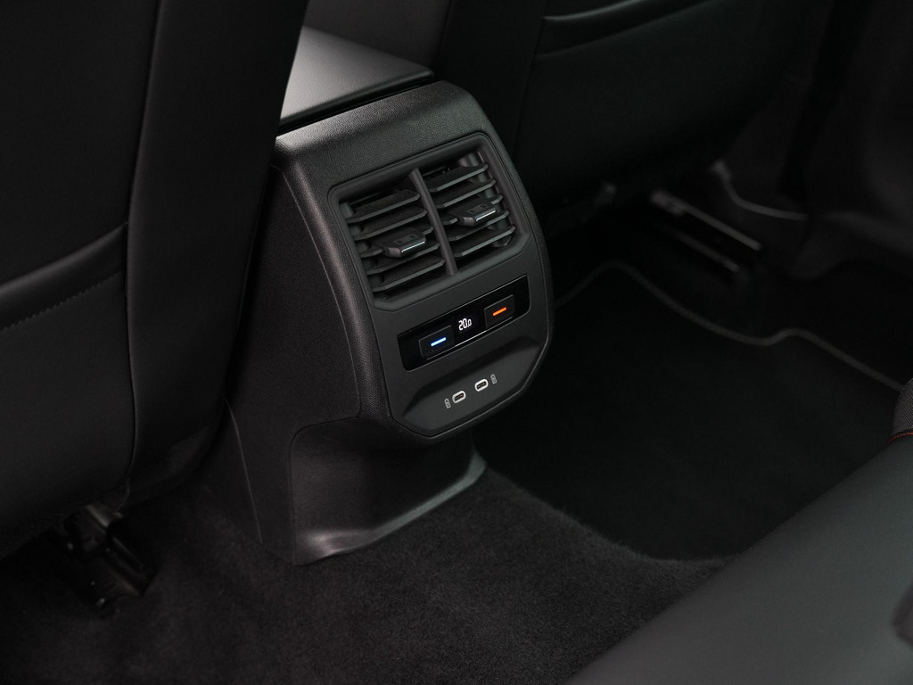 Seat Leon Sportstourer (K939KJ) met abonnement