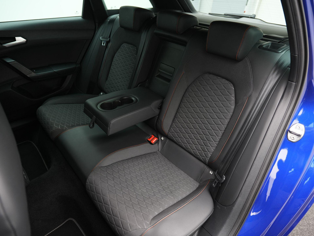 Seat Leon Sportstourer (K939KJ) met abonnement