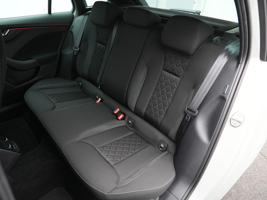 ŠKODA Scala (T637HN) met abonnement