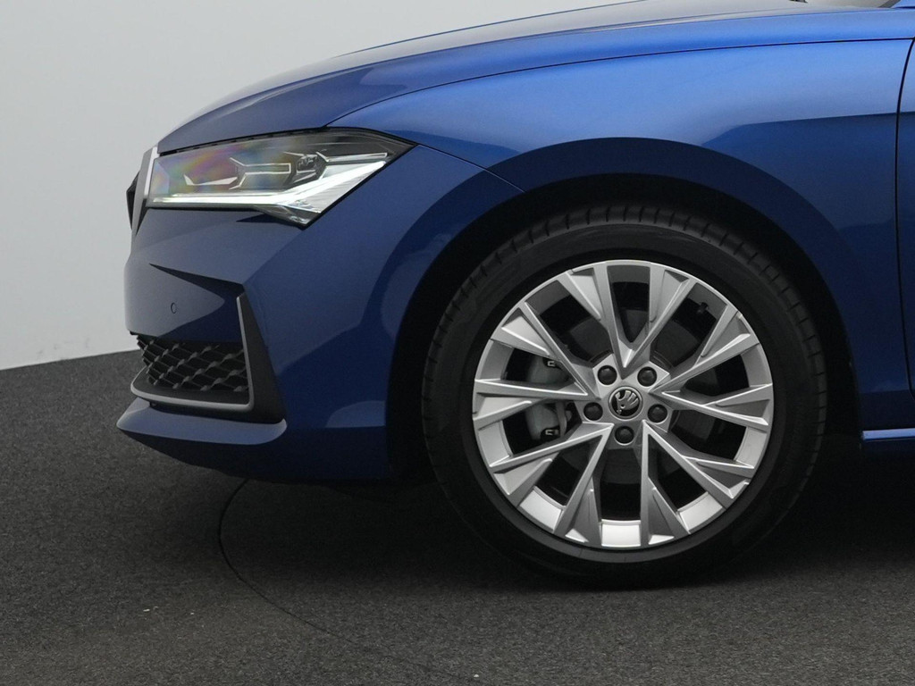 ŠKODA Superb (JLH40B) met abonnement