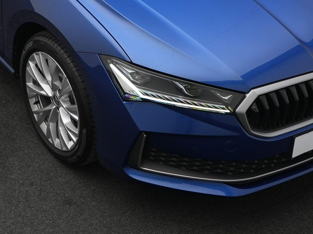 ŠKODA Superb (JLH40B) met abonnement