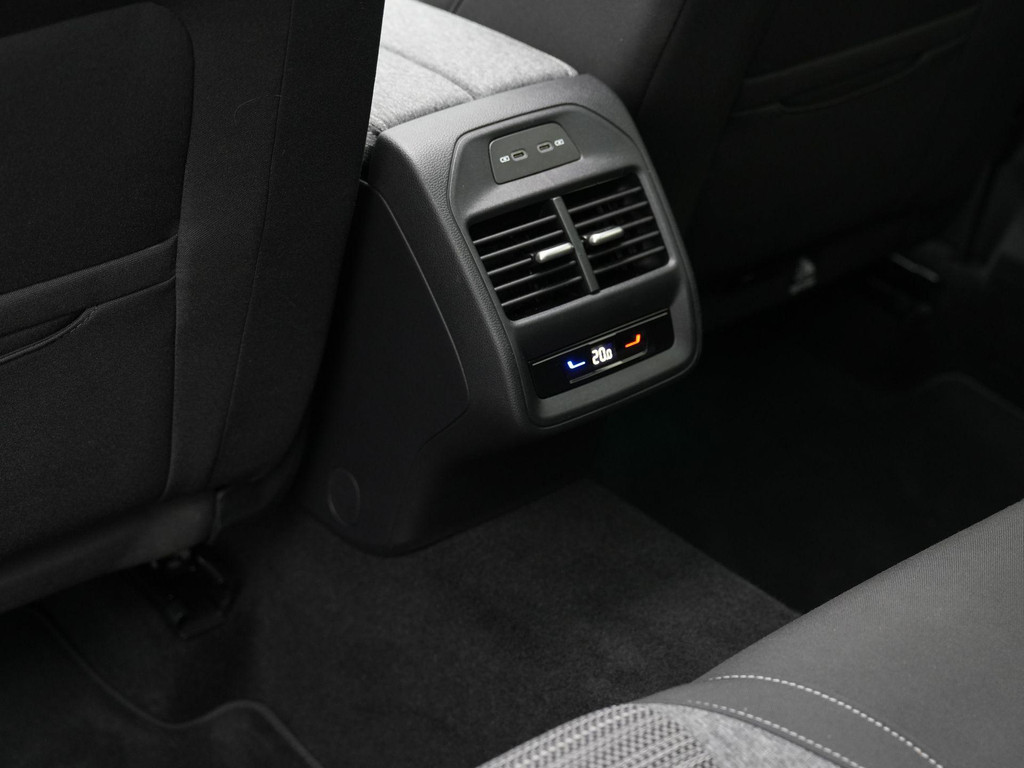 ŠKODA Superb (JLH40B) met abonnement