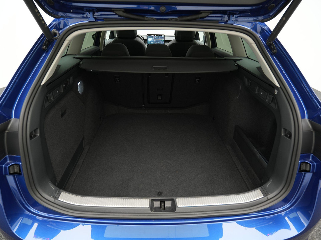 ŠKODA Superb (JLH40B) met abonnement