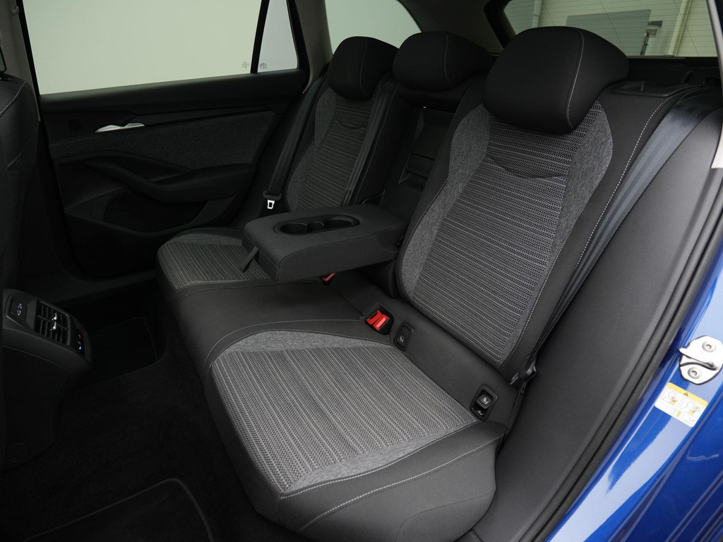ŠKODA Superb (JLH40B) met abonnement