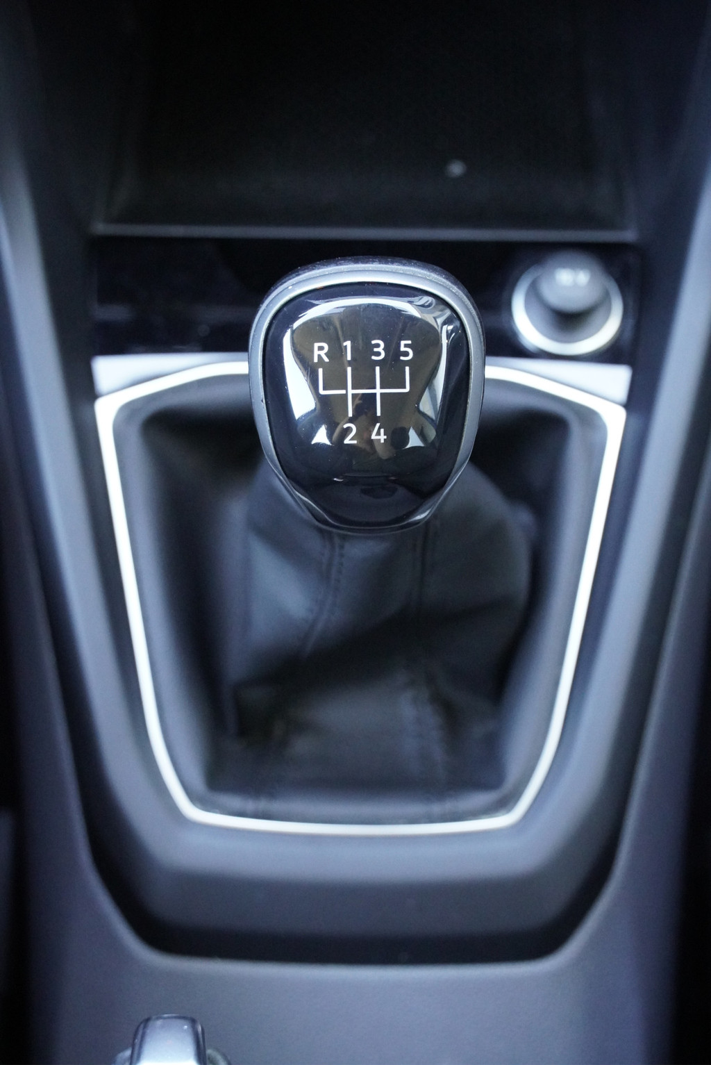 Volkswagen T-Cross (H528ZT) met abonnement