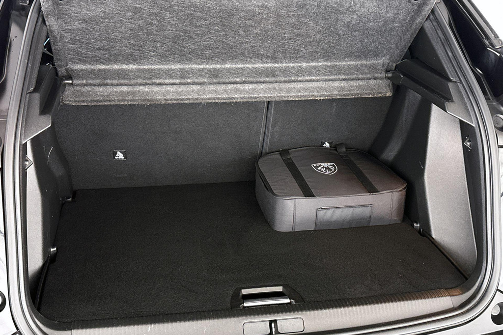 Peugeot e-2008 (R627DH) met abonnement