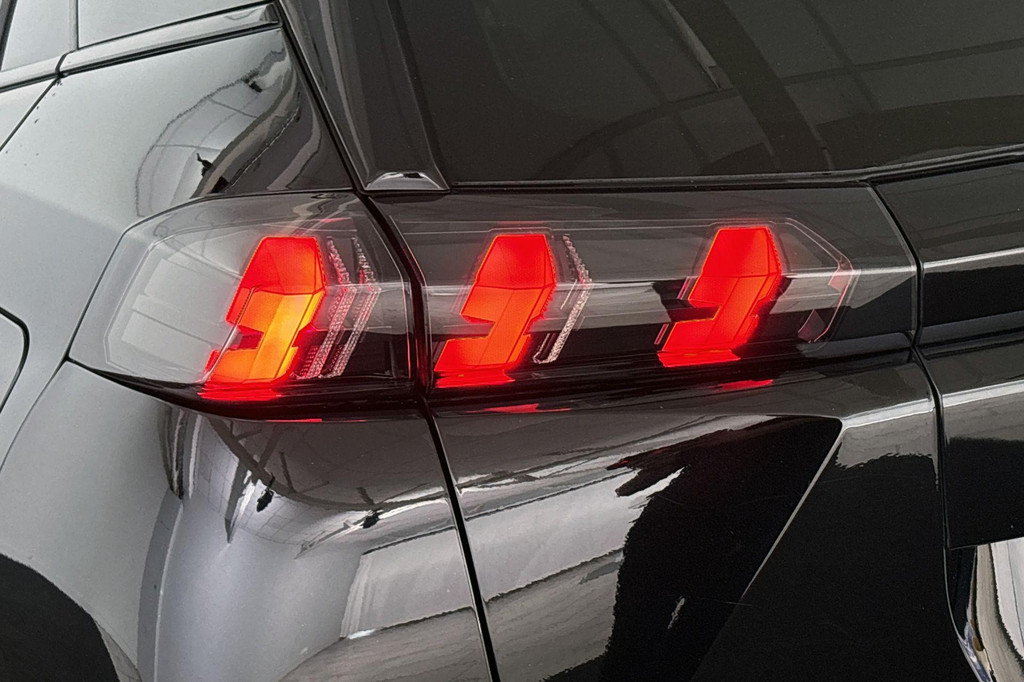 Peugeot e-2008 (R627DH) met abonnement