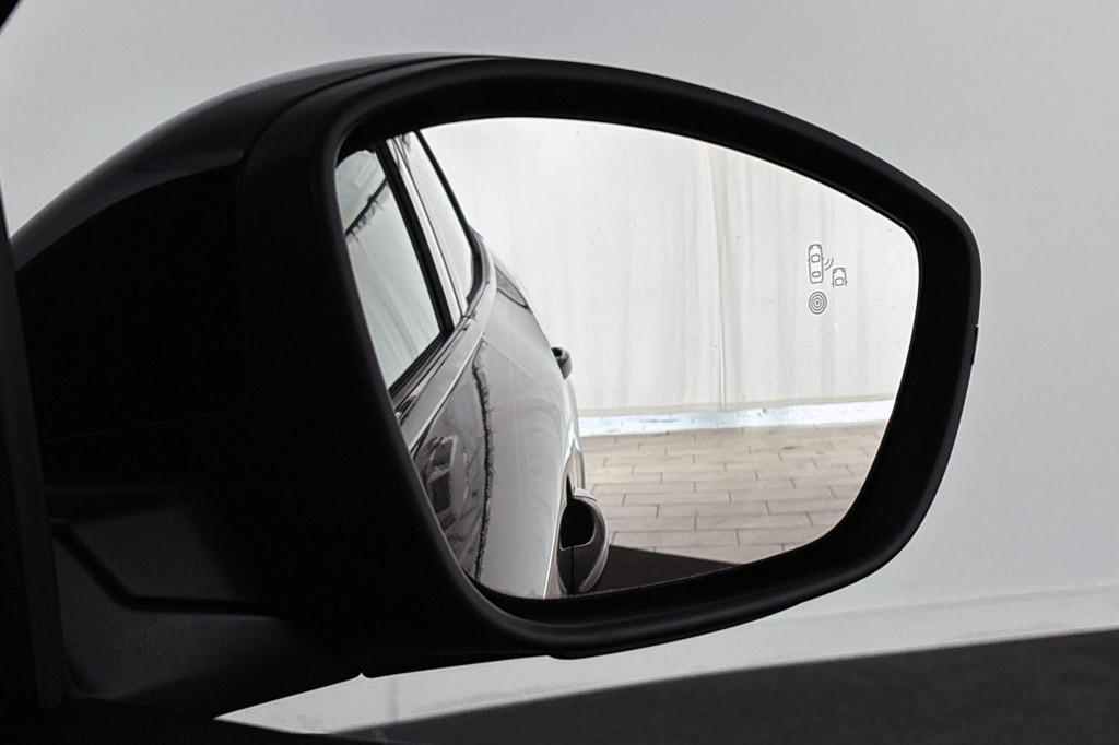 Peugeot e-2008 (R627DH) met abonnement