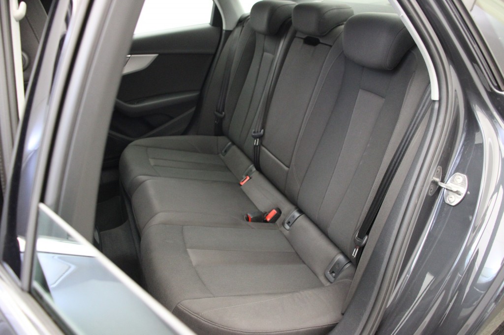 Audi A4 (R213HH) met abonnement