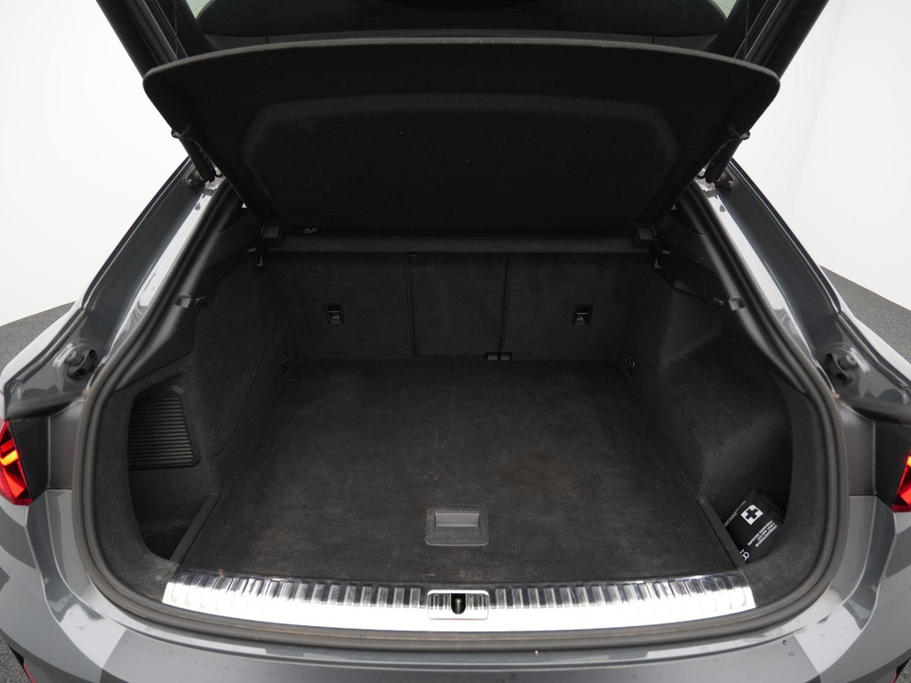Audi Q3 Sportback (KSK52K) met abonnement