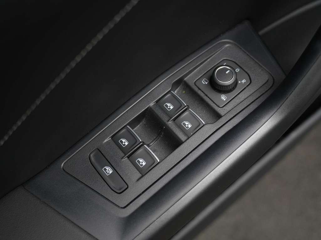 Volkswagen T-Roc (KPV48D) met abonnement